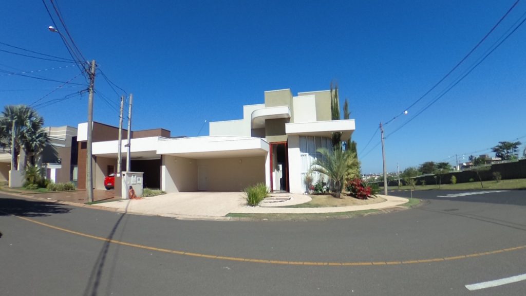 CASA À VENDA